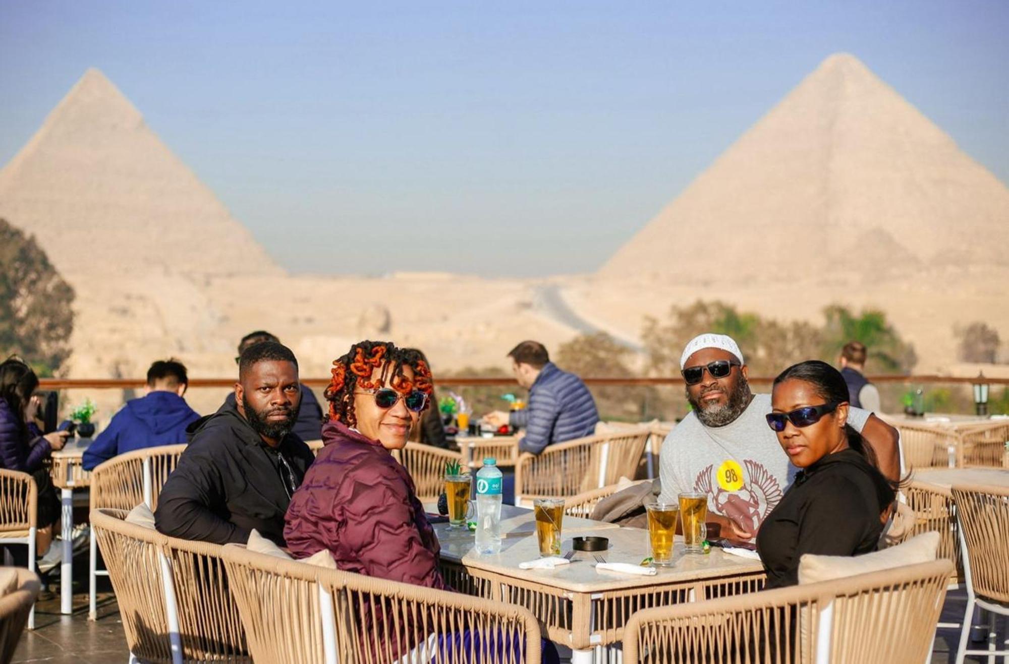 Tree Lounge Pyramids View Inn , Sphinx Giza Kafrat al Jabal Exterior photo