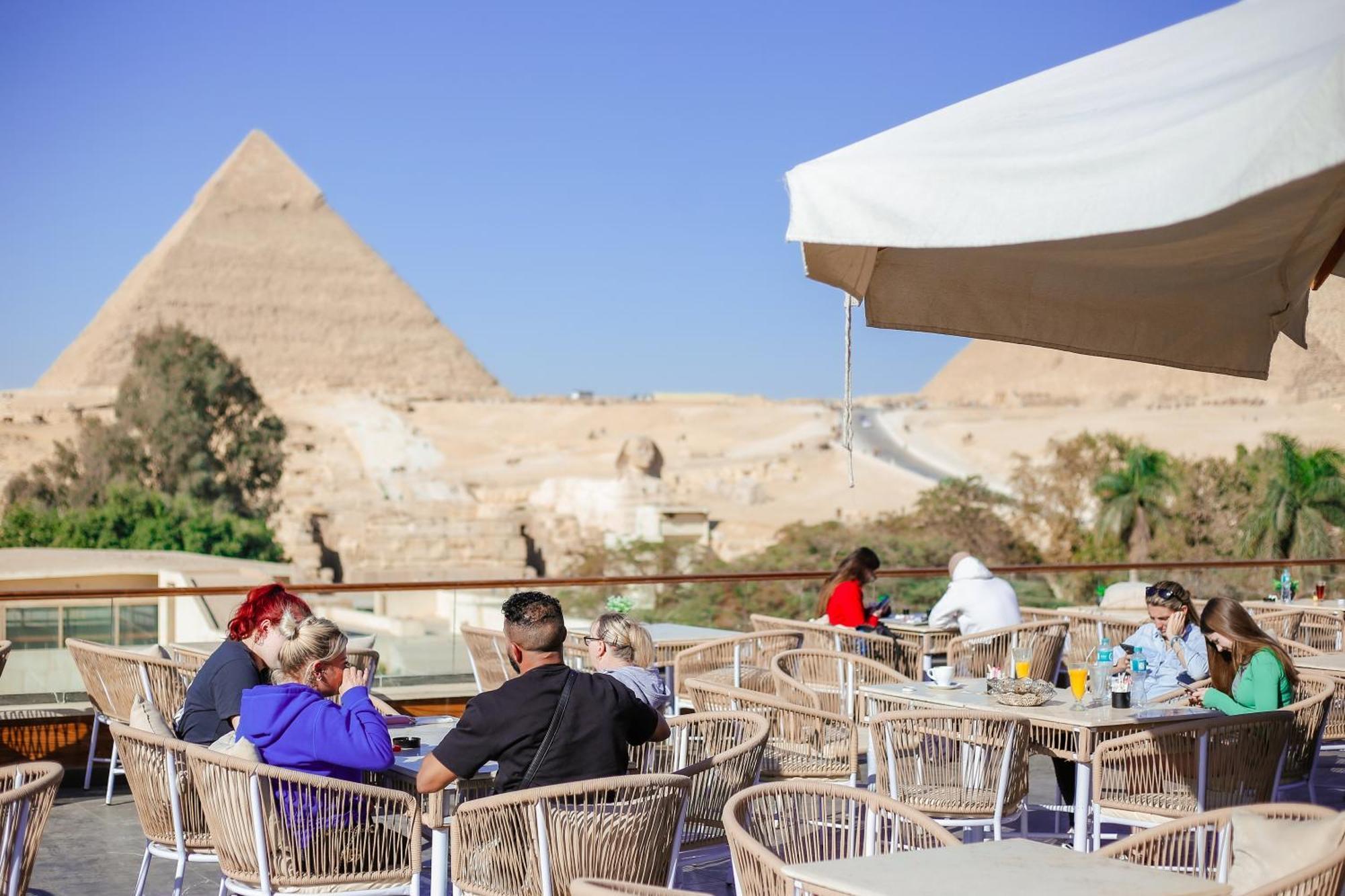 Tree Lounge Pyramids View Inn , Sphinx Giza Kafrat al Jabal Exterior photo