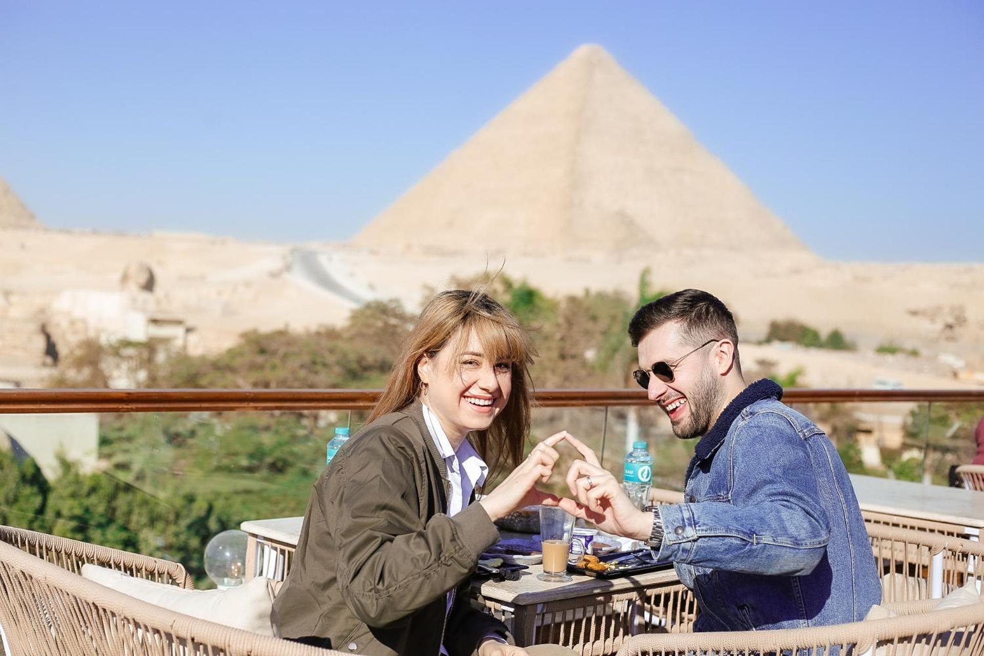 Tree Lounge Pyramids View Inn , Sphinx Giza Kafrat al Jabal Exterior photo