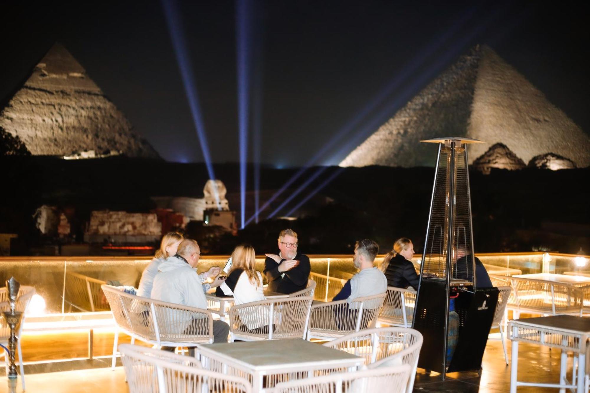 Tree Lounge Pyramids View Inn , Sphinx Giza Kafrat al Jabal Exterior photo