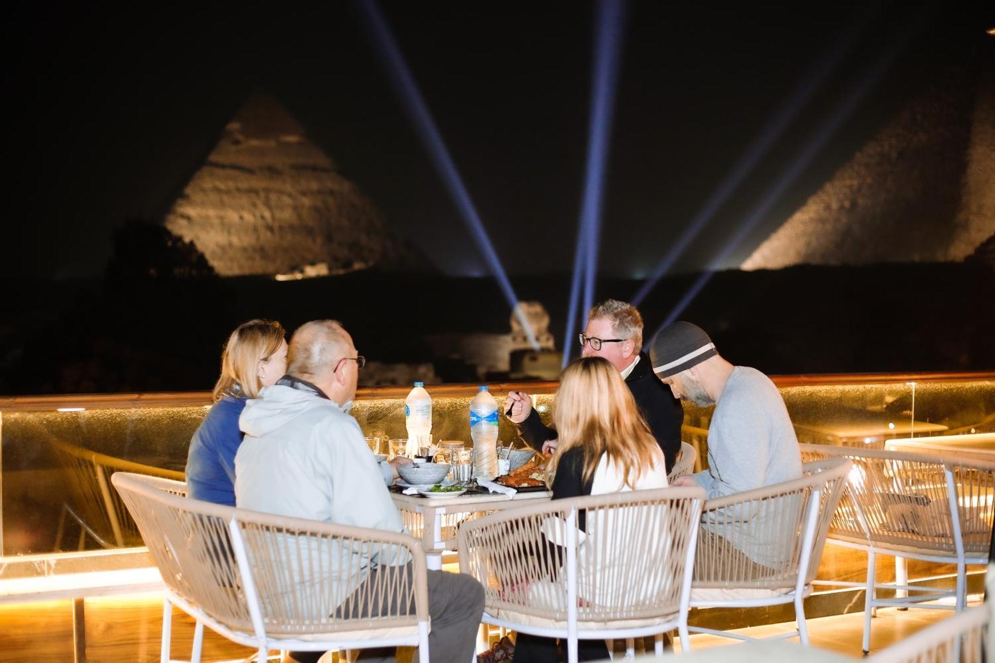 Tree Lounge Pyramids View Inn , Sphinx Giza Kafrat al Jabal Exterior photo