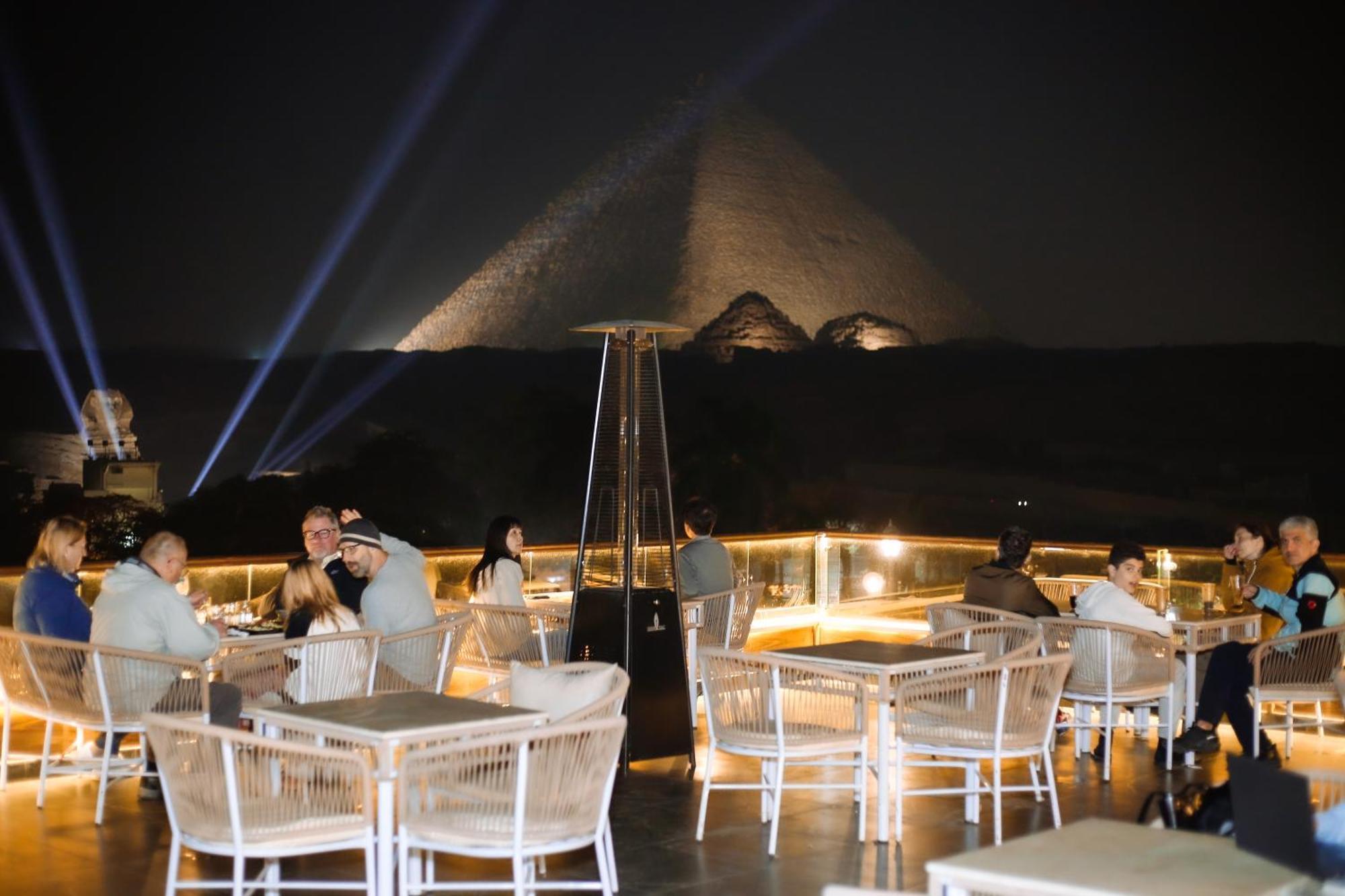 Tree Lounge Pyramids View Inn , Sphinx Giza Kafrat al Jabal Exterior photo