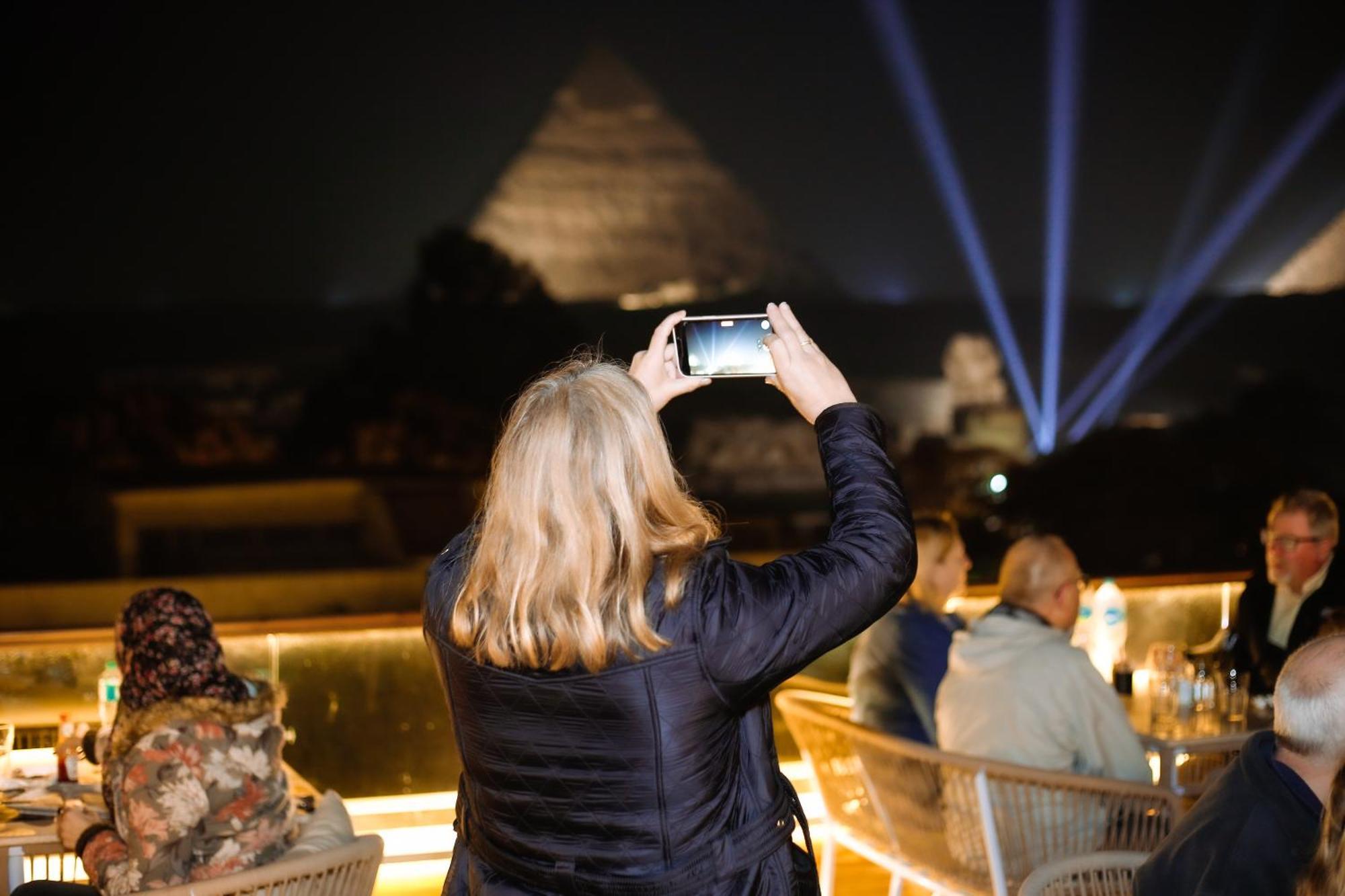 Tree Lounge Pyramids View Inn , Sphinx Giza Kafrat al Jabal Exterior photo