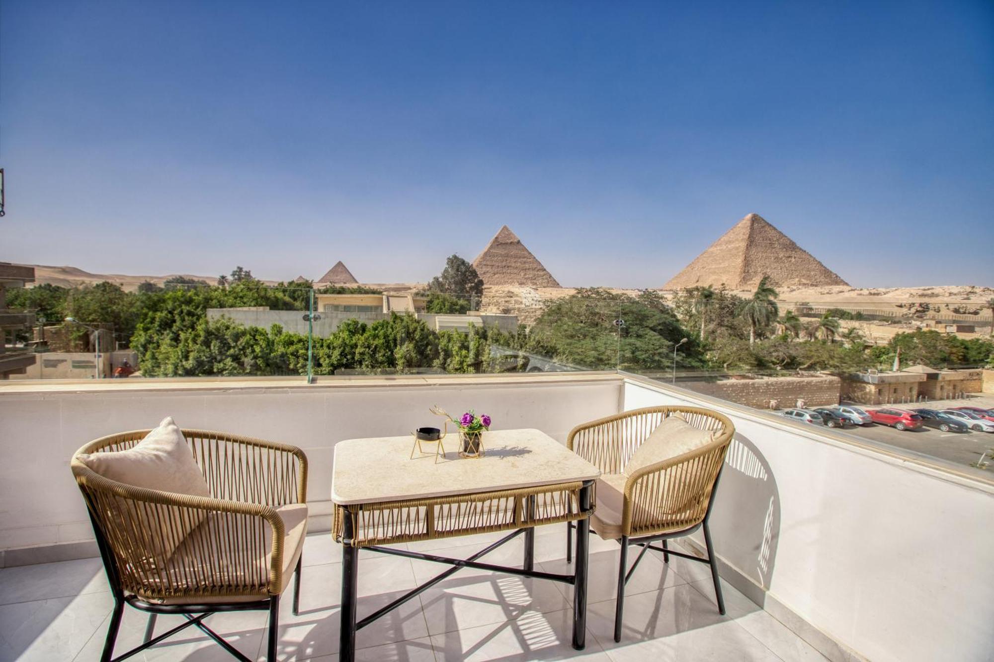 Tree Lounge Pyramids View Inn , Sphinx Giza Kafrat al Jabal Exterior photo