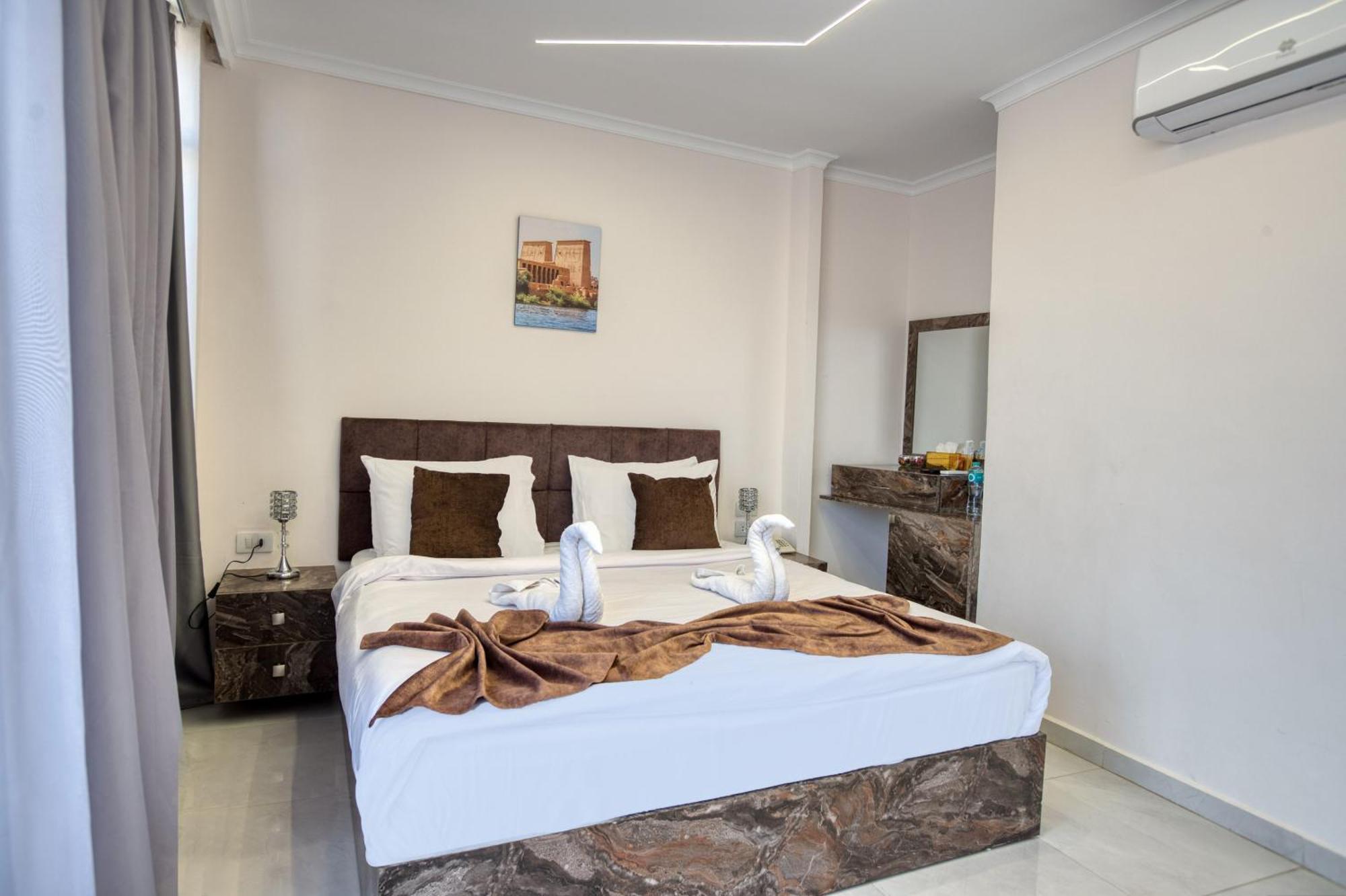 Tree Lounge Pyramids View Inn , Sphinx Giza Kafrat al Jabal Exterior photo