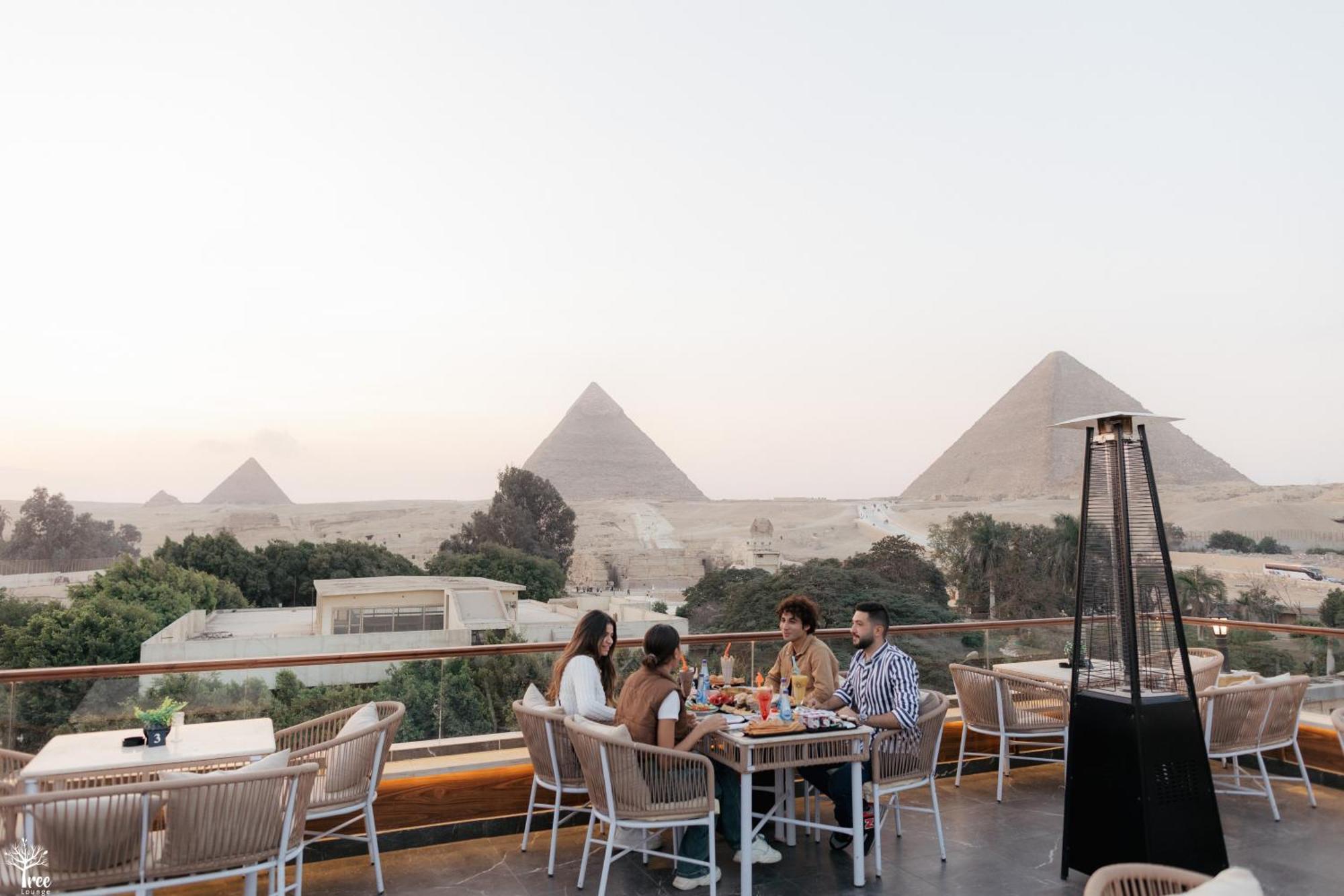 Tree Lounge Pyramids View Inn , Sphinx Giza Kafrat al Jabal Exterior photo