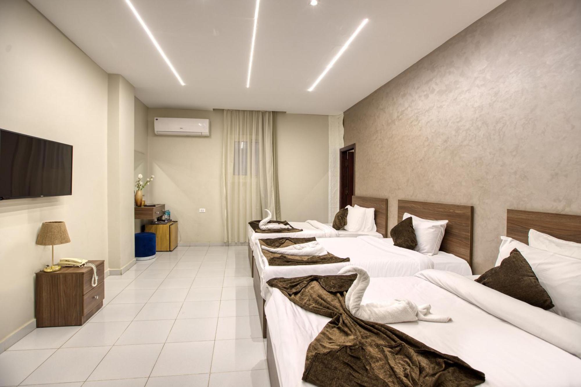 Tree Lounge Pyramids View Inn , Sphinx Giza Kafrat al Jabal Exterior photo